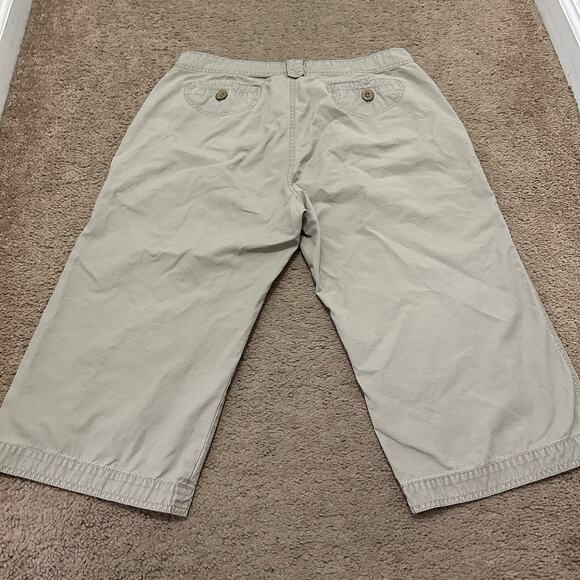 Nike ACG Khaki Cargo Capri Pants Size Tag Cut Waist Measures 31” Inseam 16” - Picture 8 of 8